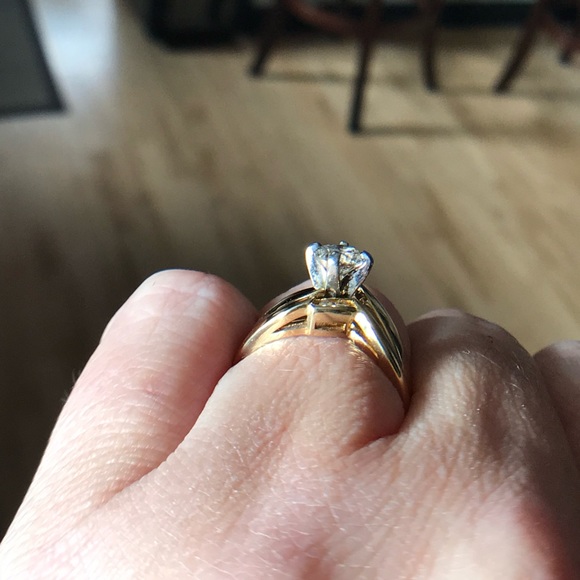 18k Wedding Solitaire and Matching Band - Picture 7 of 10